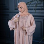 عبای زنانه کرمی ماندانا
