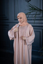 عبای زنانه کرمی ماندانا