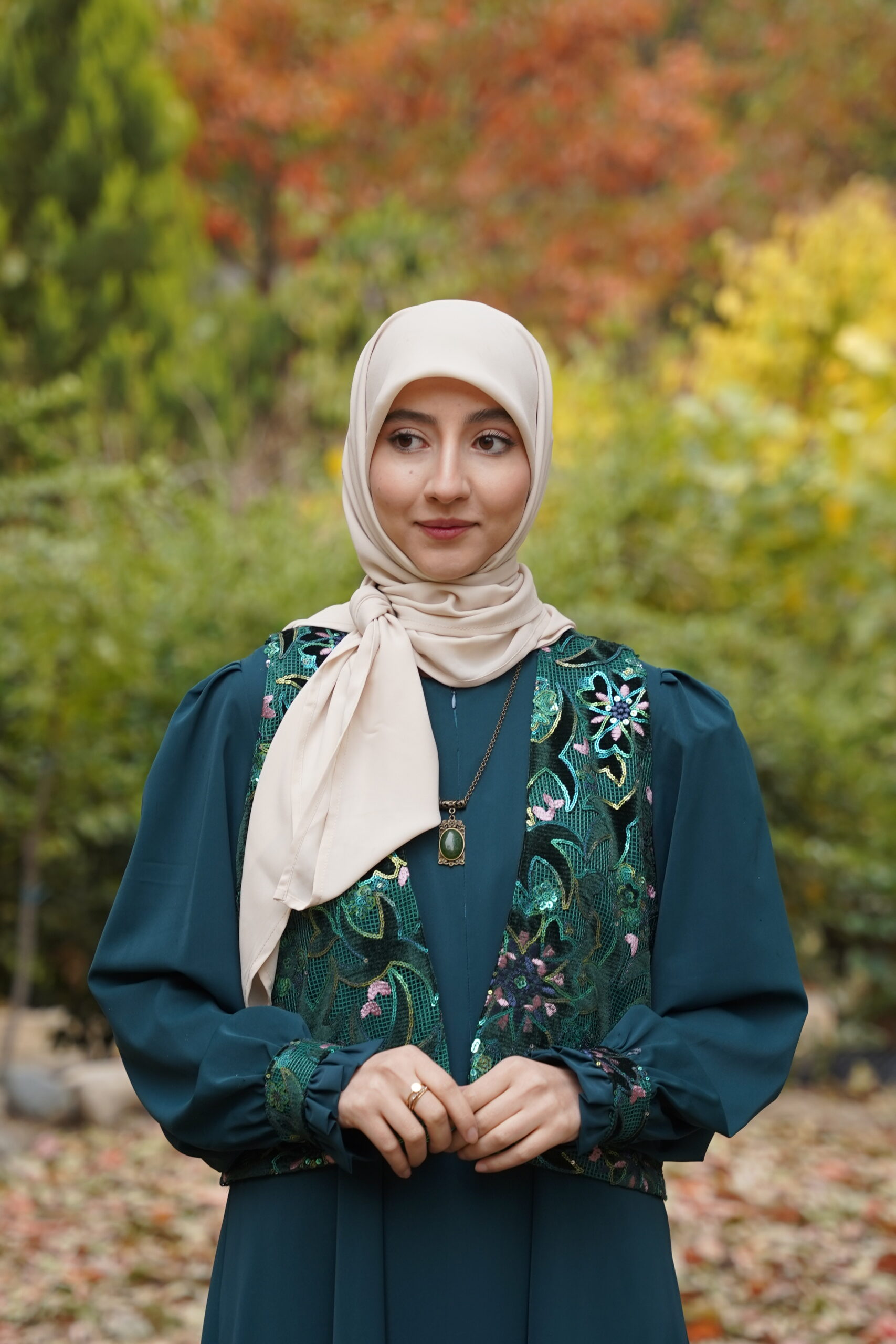 مانتو آماده زنانه با رنگهای پاییزی و جنس راحت مانتو آماده زنانه با رنگ پاییزی