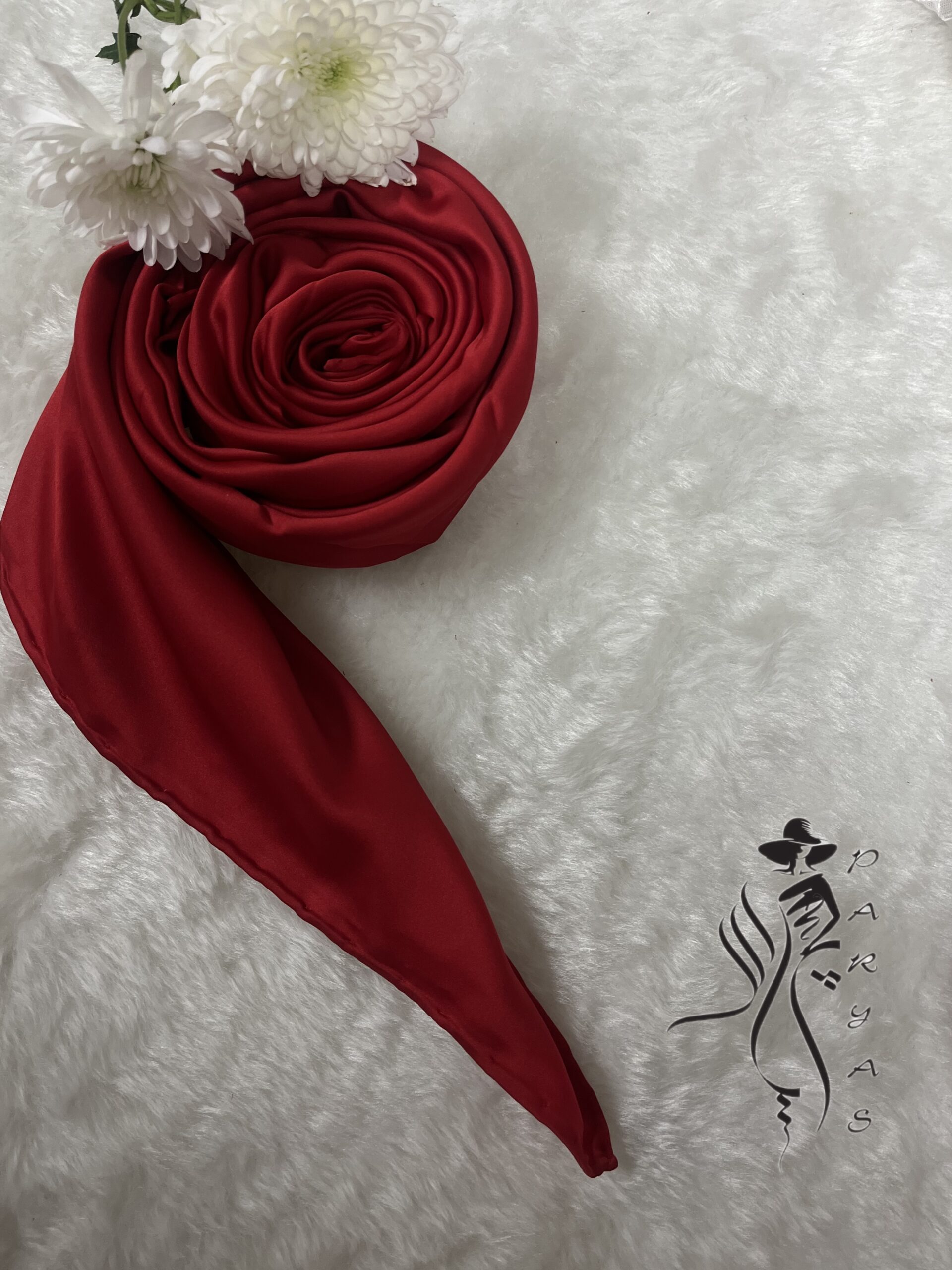 روسری زرشکی