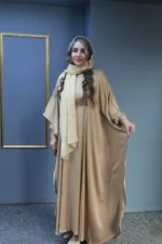 مانتو عبایی دلتا جولیا | رنگ کرمی مناسب مجالس شاد در سال ۱۴۰۵