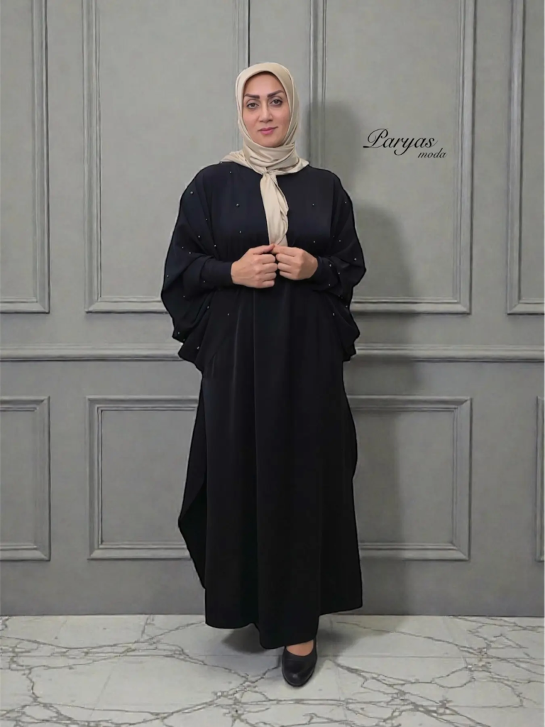 اگر به دنبال ترکیبی از وقار، راحتی و استایل مدرن هستید، عبای مدل یسنا همان گزینه‌ای است که کمد لباس شما برای سال ۱۴۰۵ به آن نیاز دارد. این عبا نه تنها یک پوشش، بلکه بیانیه‌ای از سلیقه خاص شما در انتخاب مانتو لاکچری است.